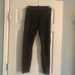 Athleta inclination Moto Tight. Army green.